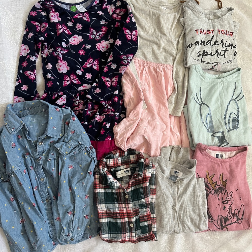 Winter full sleeves clothes (size 8).